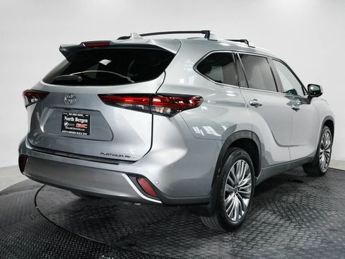 Used 2023 Toyota Highlander Platinum AWD/4WD image 8