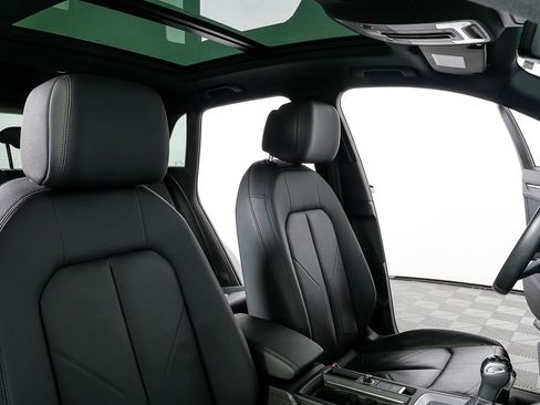 Used 2024 Audi Q3 2.0T Premium w/ Convenience Package image 21