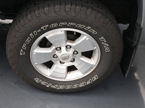 Used 2015 Toyota Tacoma 4x4 Access Cab V6 w/ TRD Sport Package image 13