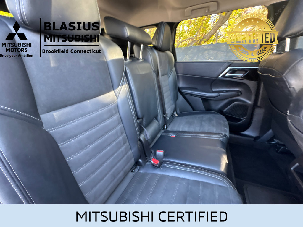 Used 2023 Mitsubishi Outlander 4WD Plug-In Hybrid image 30