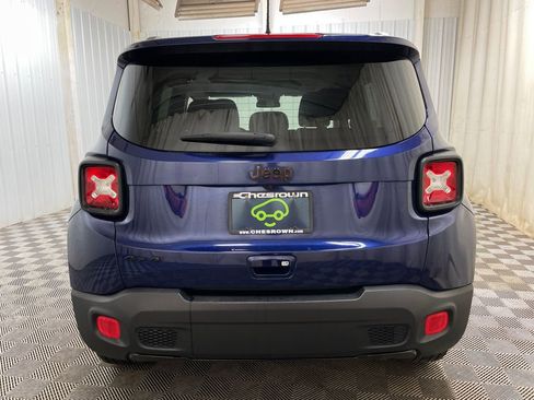 Used 2018 Jeep Renegade Altitude AWD/4WD image 12