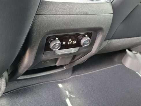 New 2026 Chevrolet Traverse Z71 w/ Enhanced Driving Package AWD/4WD image 15