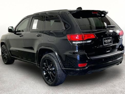 Used 2020 Jeep Grand Cherokee Altitude RWD image 14