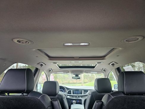 Used 2021 Buick Enclave Avenir w/ Avenir Technology Package image 26