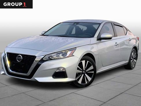 Used 2022 Nissan Altima 2.5 SV image 1