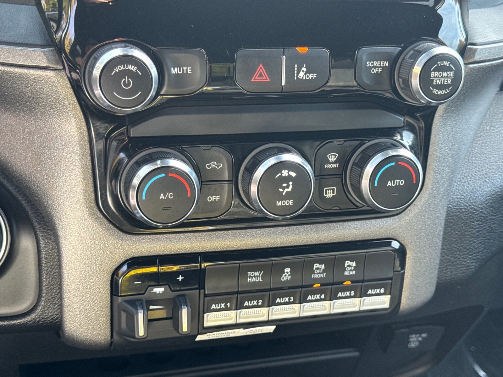 Used 2022 RAM 2500 Tradesman w/ Safety Group AWD/4WD image 13