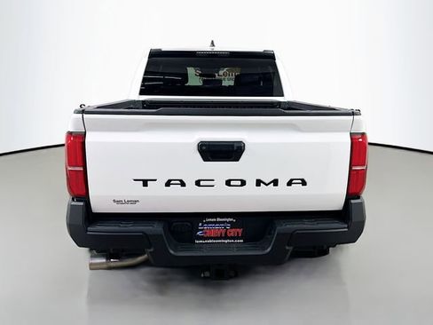 Used 2024 Toyota Tacoma SR image 7