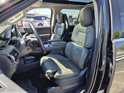 Certified 2022 Lincoln Navigator Black Label AWD/4WD image 10