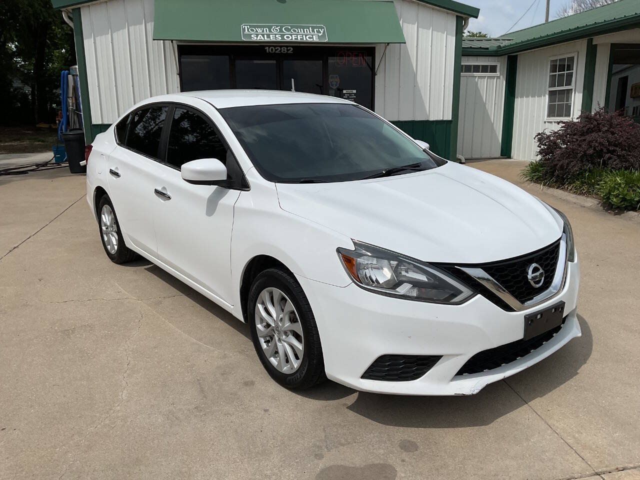 Used 2019 Nissan Sentra SV FWD image 3