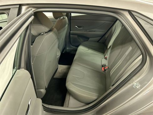 Used 2023 Hyundai Elantra SEL w/ Convenience Package image 20