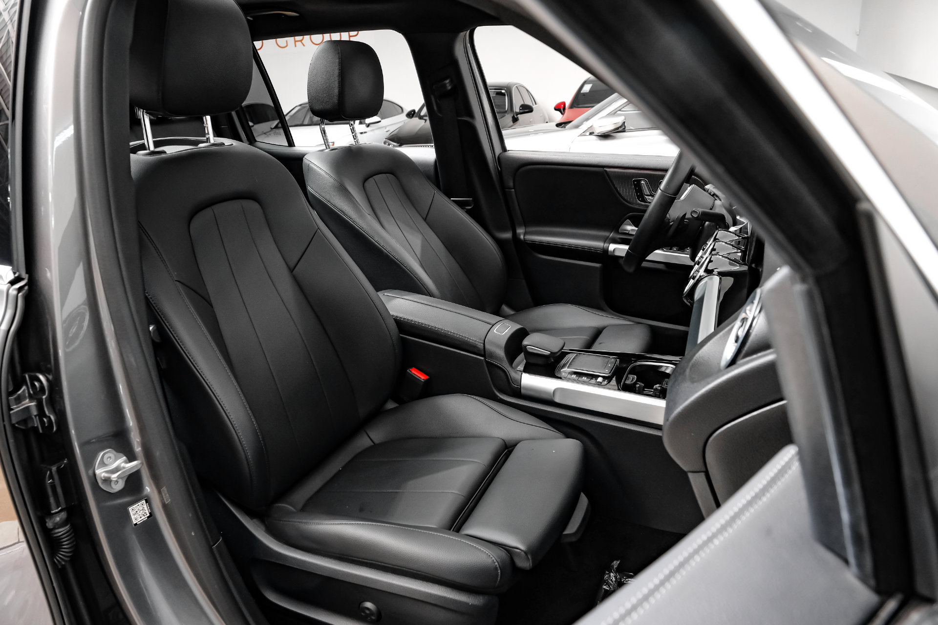 Used 2023 Mercedes-Benz GLB 250 w/ Premium Package image 36