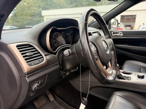 Used 2016 Jeep Grand Cherokee Limited AWD/4WD image 17