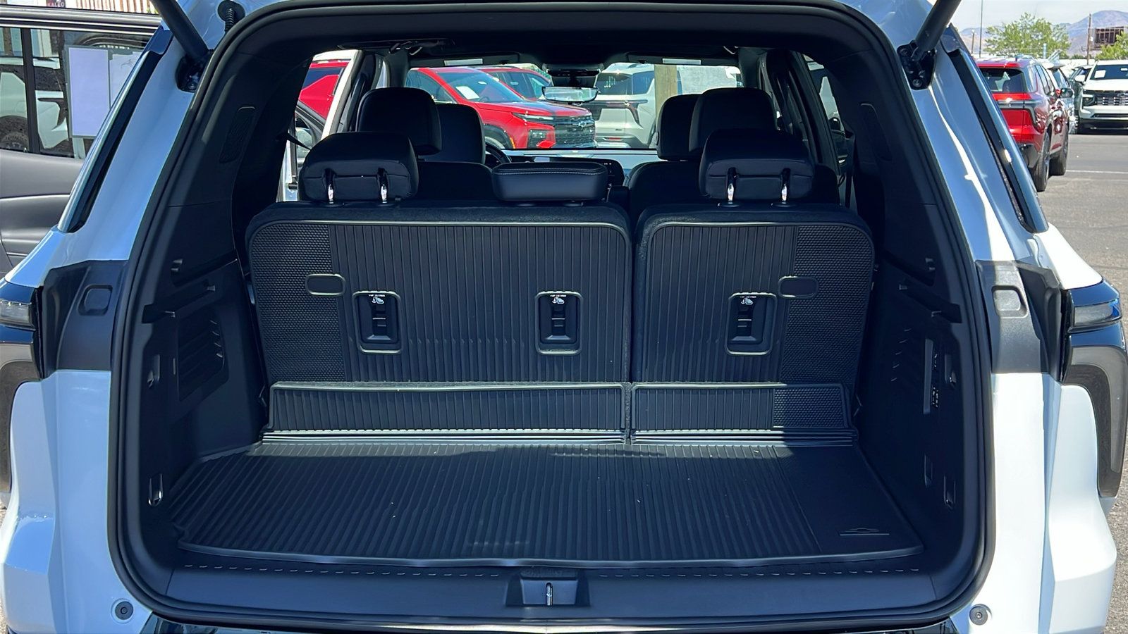 New 2026 Chevrolet Traverse High Country w/ LPO, Floor Liner Package AWD/4WD image 11