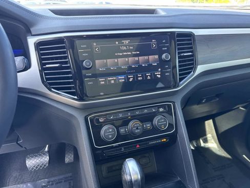 Used 2022 Volkswagen Atlas SE w/ Panoramic Sunroof Package image 27