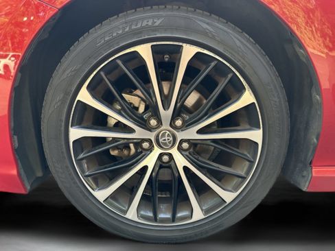 Used 2019 Toyota Camry SE FWD image 27