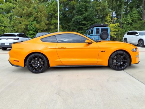 Used 2019 Ford Mustang GT Premium w/ Black Accent Package RWD image 4