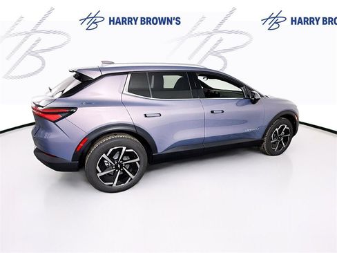 New 2026 Chevrolet Equinox EV LT image 32