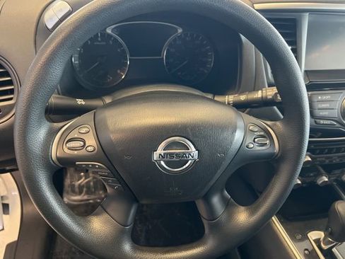 Used 2018 Nissan Pathfinder S FWD image 21