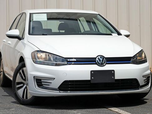 Used 2019 Volkswagen e-Golf SE w/ Driver Assistance Package FWD image 2