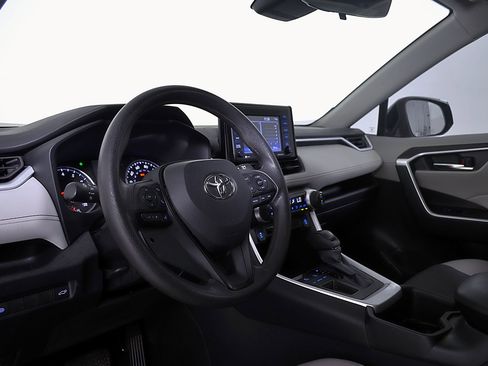 Used 2022 Toyota RAV4 XLE w/ Convenience Package FWD image 14