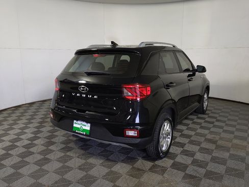 Used 2020 Hyundai Venue SEL FWD image 7