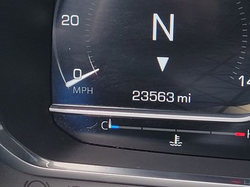 Used 2023 GMC Yukon SLT w/ Max Trailering Package image 16