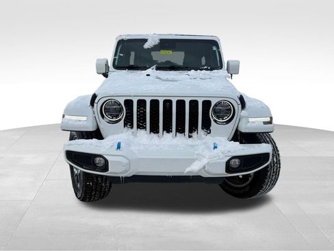 Used 2022 Jeep Wrangler Unlimited Sahara image 2