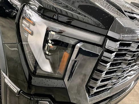Used 2024 GMC Sierra 3500 Denali Ultimate image 31
