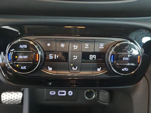 Used 2023 Buick Encore GX Select w/ Sport Touring Package FWD image 20