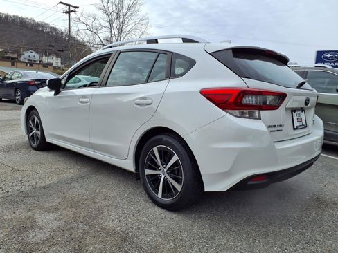 Certified 2022 Subaru Impreza Premium w/ Popular Package #2 image 4