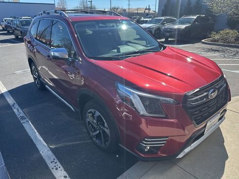 Used 2023 Subaru Forester Touring image 6