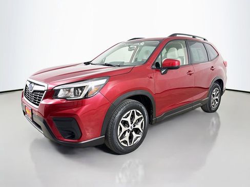Used 2020 Subaru Forester Premium image 3