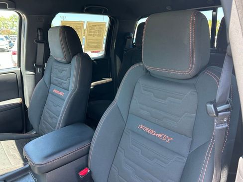 Used 2026 Nissan Frontier PRO-4X AWD/4WD image 19