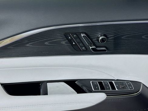 Used 2024 Cadillac Lyriq Luxury image 21