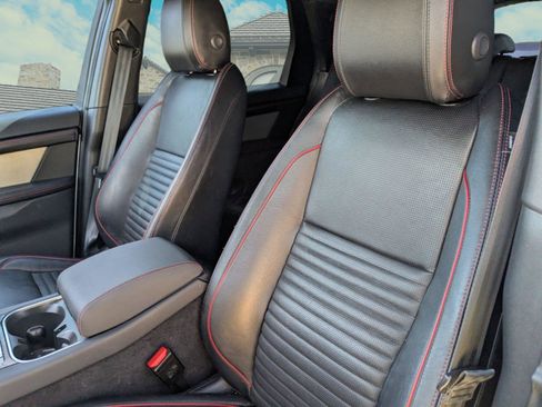 Used 2021 Land Rover Discovery Sport SE R-Dynamic image 7