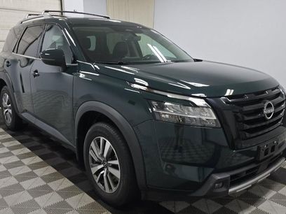 Used 2023 Nissan Pathfinder SL w/ Black Appearance Package