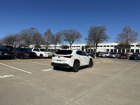 Used 2020 Lexus UX 200 w/ Accessory Package image 4