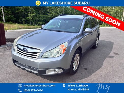 Used 2011 Subaru Outback 2.5i Premium w/ All-Weather Pkg AWD/4WD image 2