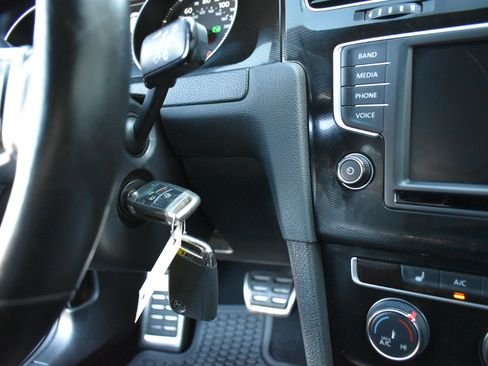 Used 2017 Volkswagen GTI S image 40