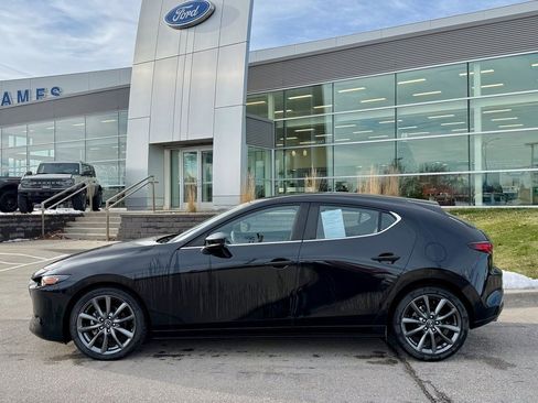 Used 2019 MAZDA MAZDA3 Hatchback image 2