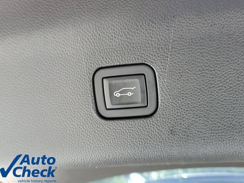 Used 2024 Buick Enclave Essence w/ Technology Package FWD image 11