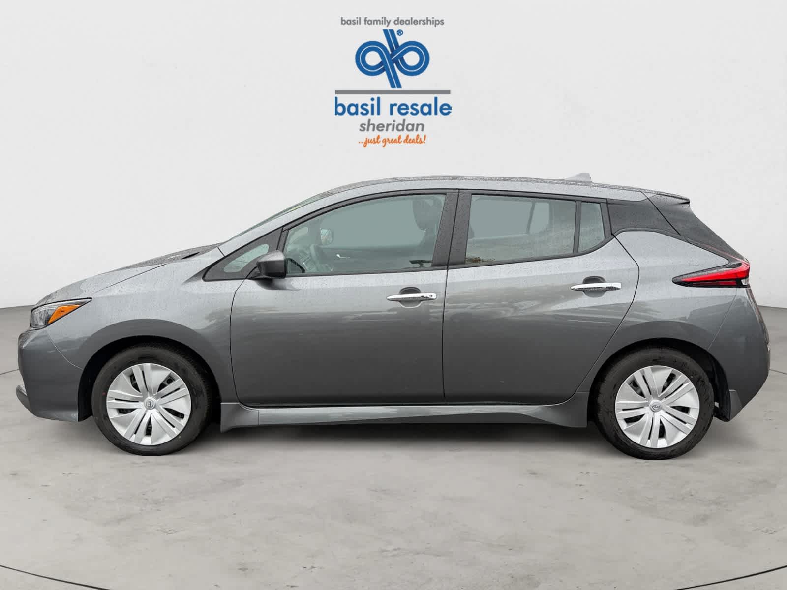 Used 2025 Nissan Leaf S FWD image 3
