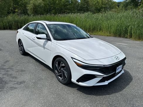 New 2026 Hyundai Elantra Limited FWD image 7