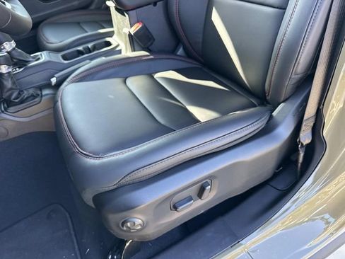 New 2025 Jeep Gladiator Rubicon image 20