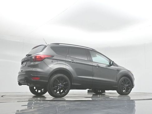 Used 2019 Ford Escape SE image 49