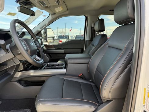 New 2026 Ford F350 Lariat w/ FX4 Off-Road Package image 42