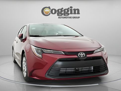 Certified 2026 Toyota Corolla LE FWD image 30