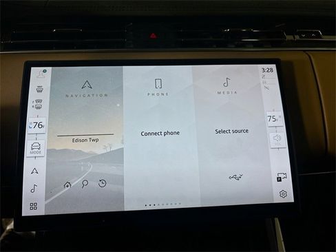 Used 2024 Land Rover Range Rover Sport SE image 17