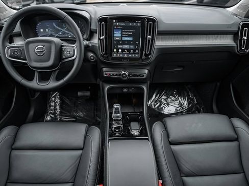 New 2026 Volvo XC40 B5 Plus w/ Protection Package Premier image 20