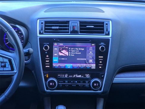 Used 2019 Subaru Outback 2.5i Limited w/ Popular Package #2 image 9